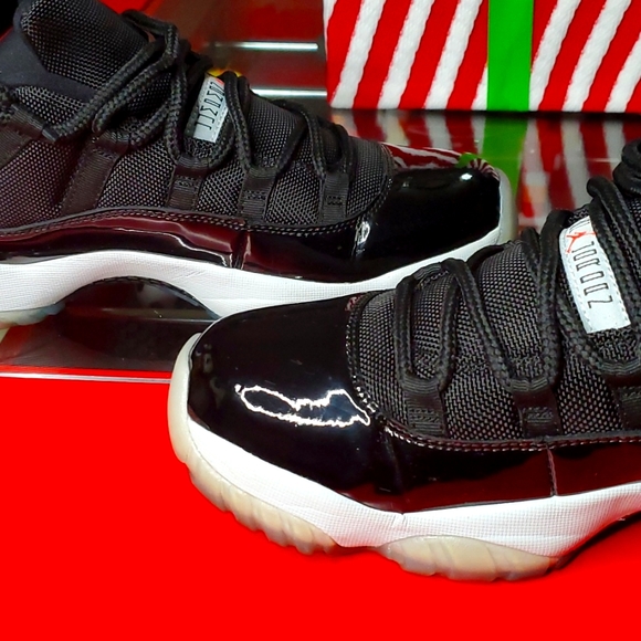 Air Jordan 11 (low) - Picture 11 of 11